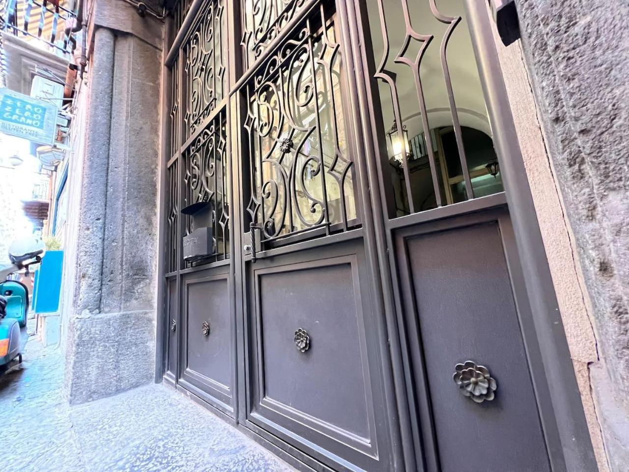 Traversa Toledo, Intero Appartamento Al Plebiscito Nápoles Exterior foto